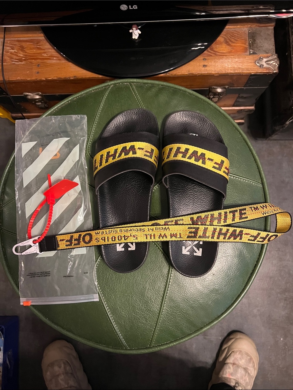 OFF-WHITE BUNDLE INDUSTRIAL BELT LANYARD NWT & INDUSTRIAL BELT SLIDES UNISEX